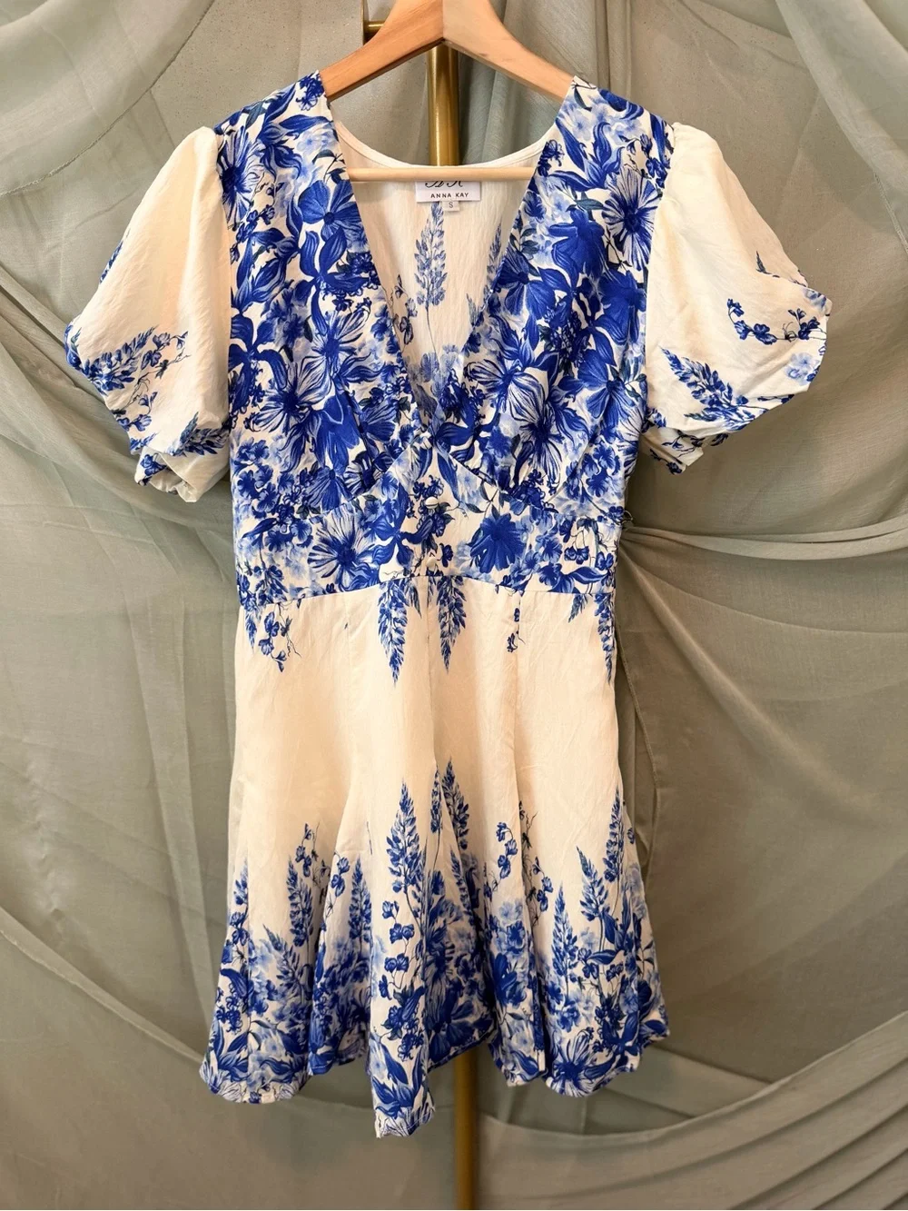 ANNA KAY Oasia Blue and White Floral V-Neck Mini Dress